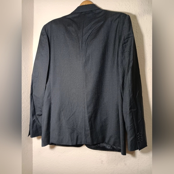 Elegant Charcoal Pinstripe Men's Blazer - Picture 14 of 16